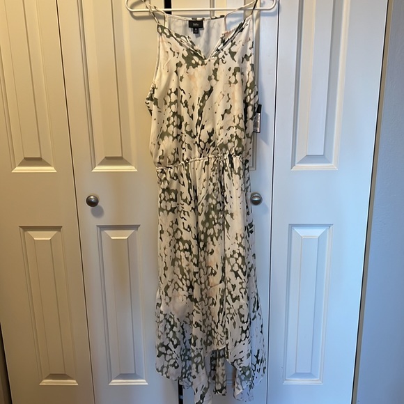 Mossimo white flowy midi dress in size small. - Picture 2 of 6